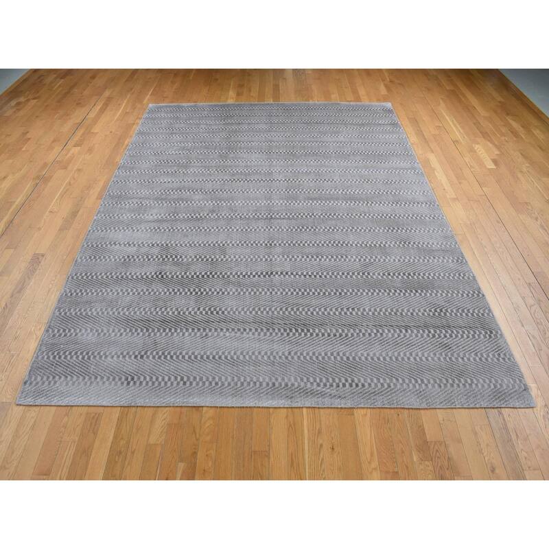 Shahbanu Rugs Agreeable Gray, Hand Loomed, Art Silk, Modern Tone on